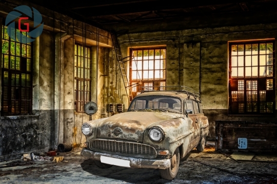 Старый автомобиль